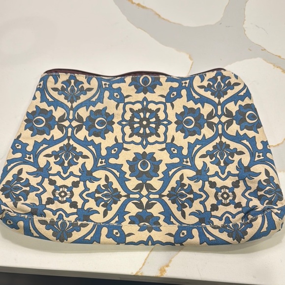 Stylish Blue Patterned Cosmetic or Travel Bag insert - Picture 1 of 6